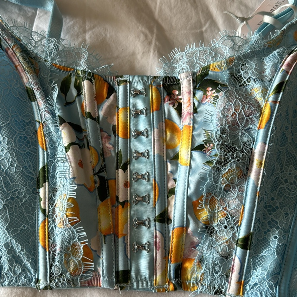 Victoria Secret Match Set - Picture 2 of 6